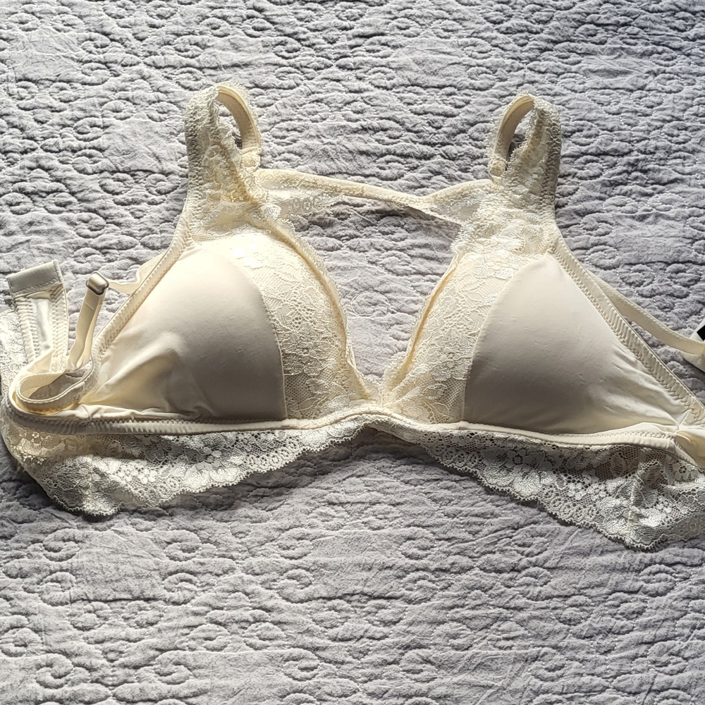 Lace Trim Cream Bralette Wire Free